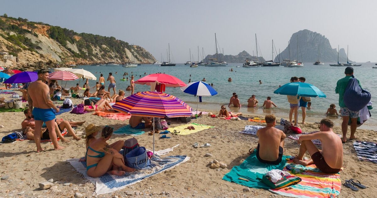 British tourists overcharged: ex-restaurant worker blows whistle on one simple scam in Med