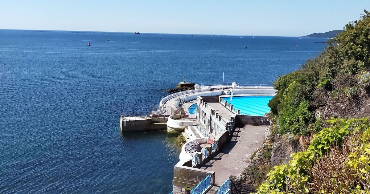El impresionante lido art déco reabre sus puertas con magníficas vistas, una cala y un bar.