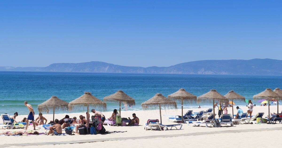 La "spiaggia più bella del mondo" a sole quattro ore dal Regno Unito, senza folla
