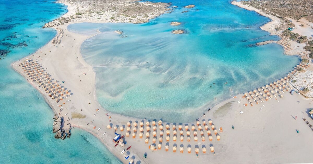 Het prachtige Griekse eiland waar het in juni 27 graden is en waar het 'beste strand' ter wereld ligt
