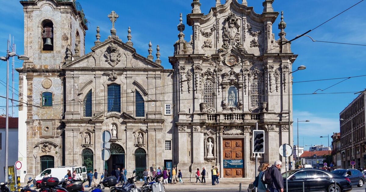 The bizarre 3ft wide house squeezed between two churches in gorgeous European city