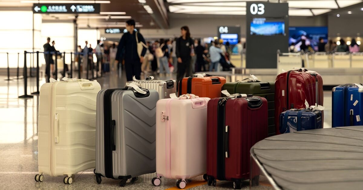 Ai passeggeri degli aerei viene detto di evitare un modo "non etico" di gestire i bagagli pesanti in aeroporto