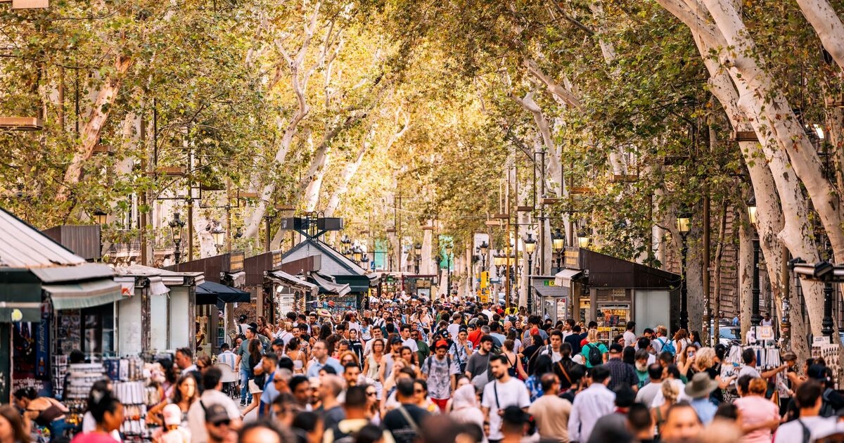 I turisti sono invitati a evitare che "sconosciuti amichevoli" chiedano aiuto in vacanza per un motivo