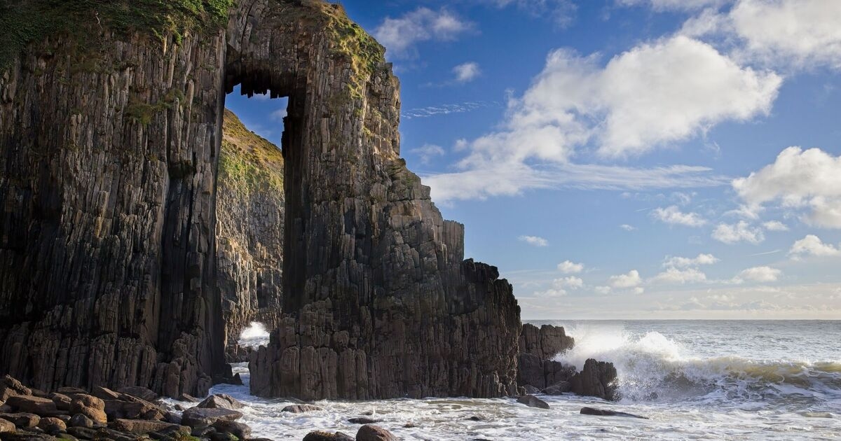 Stunning 'hidden gem' cove beach is 'geological wonder'