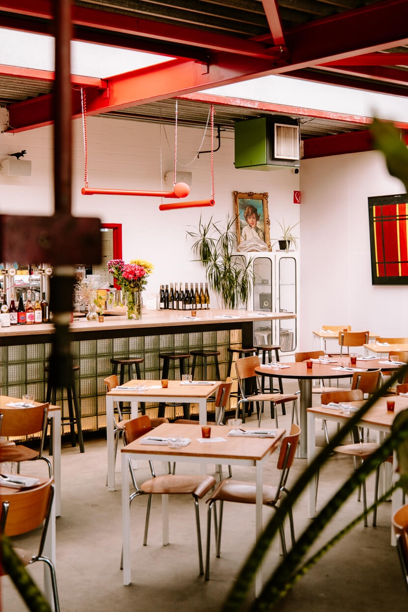 Restaurant V12 Amsterdam: Rohkost-Hotspot in Amsterdam-Noord