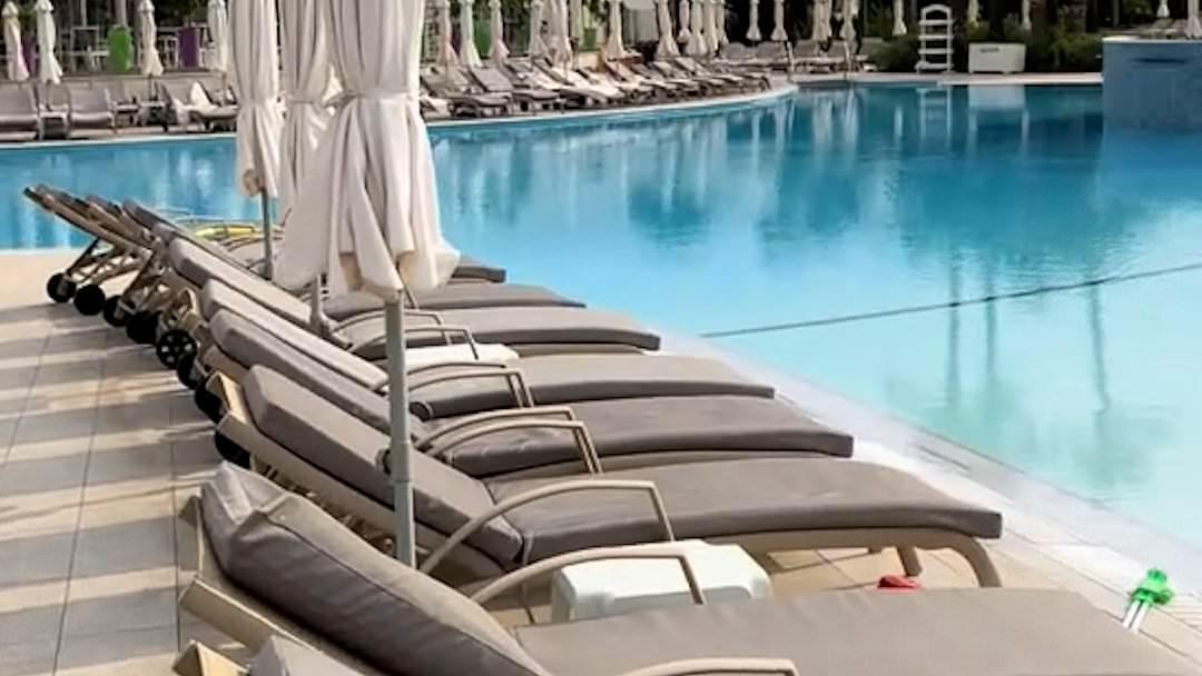 Hotel offers genius scheme to avoid 6am towel dash this summer - could it spell the end for sunbed wars?