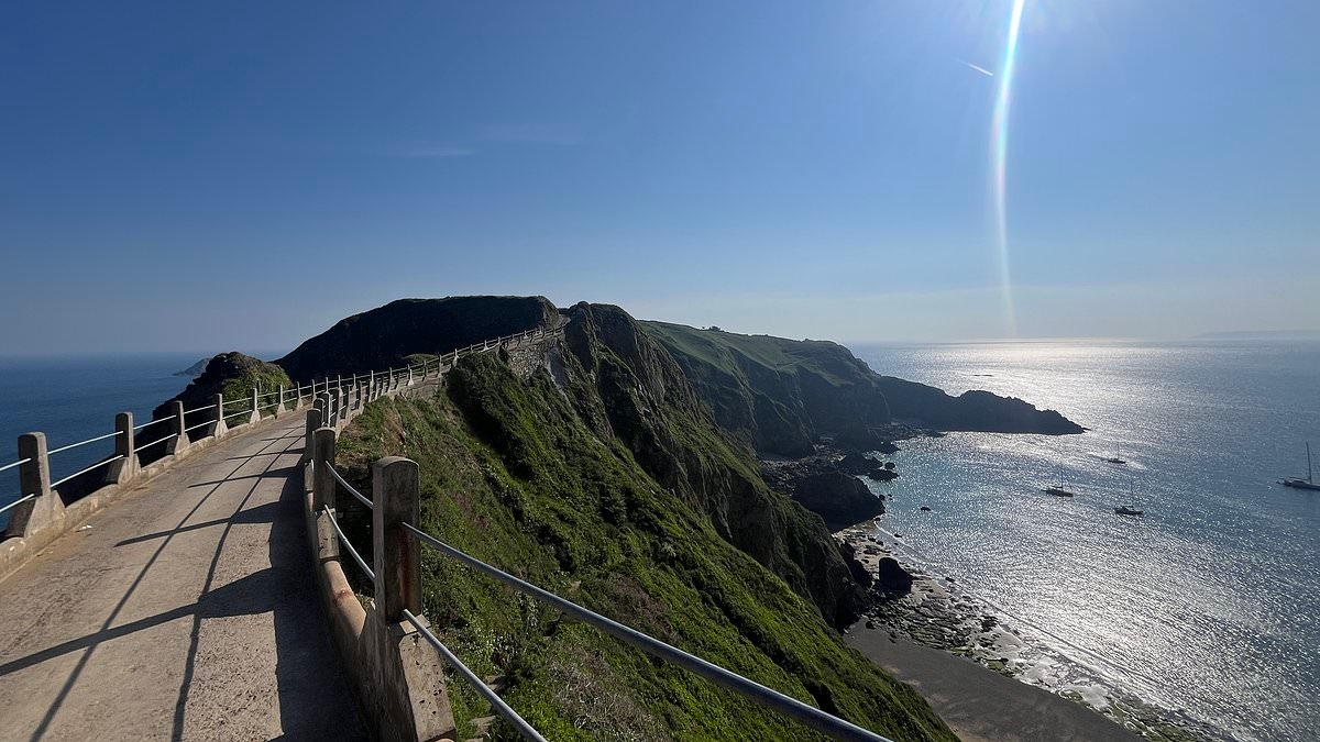 Soy una mujer que viaja sola... y esta es la razón por la que me siento más segura en una pequeña isla donde las farolas están PROHIBIDAS