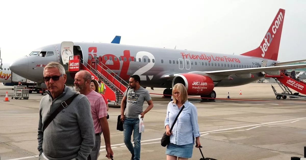 La aerolínea de bajo coste recorta 200.000 asientos de sus próximas vacaciones mientras la aerolínea pronostica turbulencias