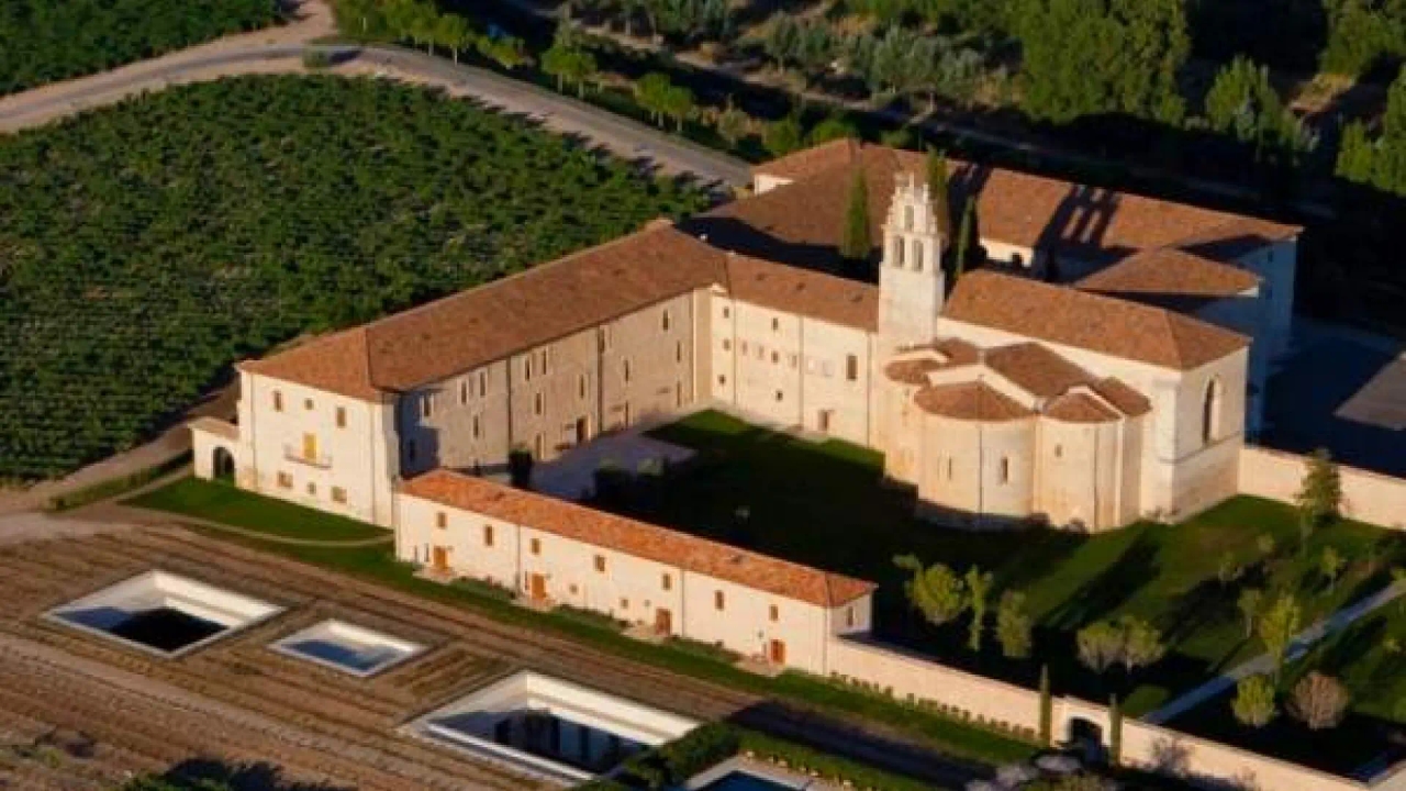 Retuerta LeDomaine Abbey, this is the hotel where Stella del Carmen, Antonio Banderas' daughter, celebrated her wedding.