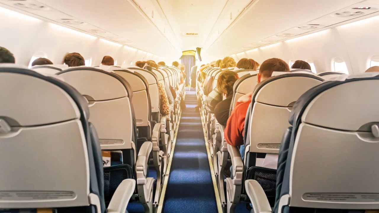 Bußgelder von bis zu 225.000 Euro bei unangemessenem Verhalten im Flugzeug