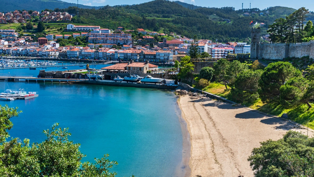 A tour of Baiona, the most elegant port in Galicia