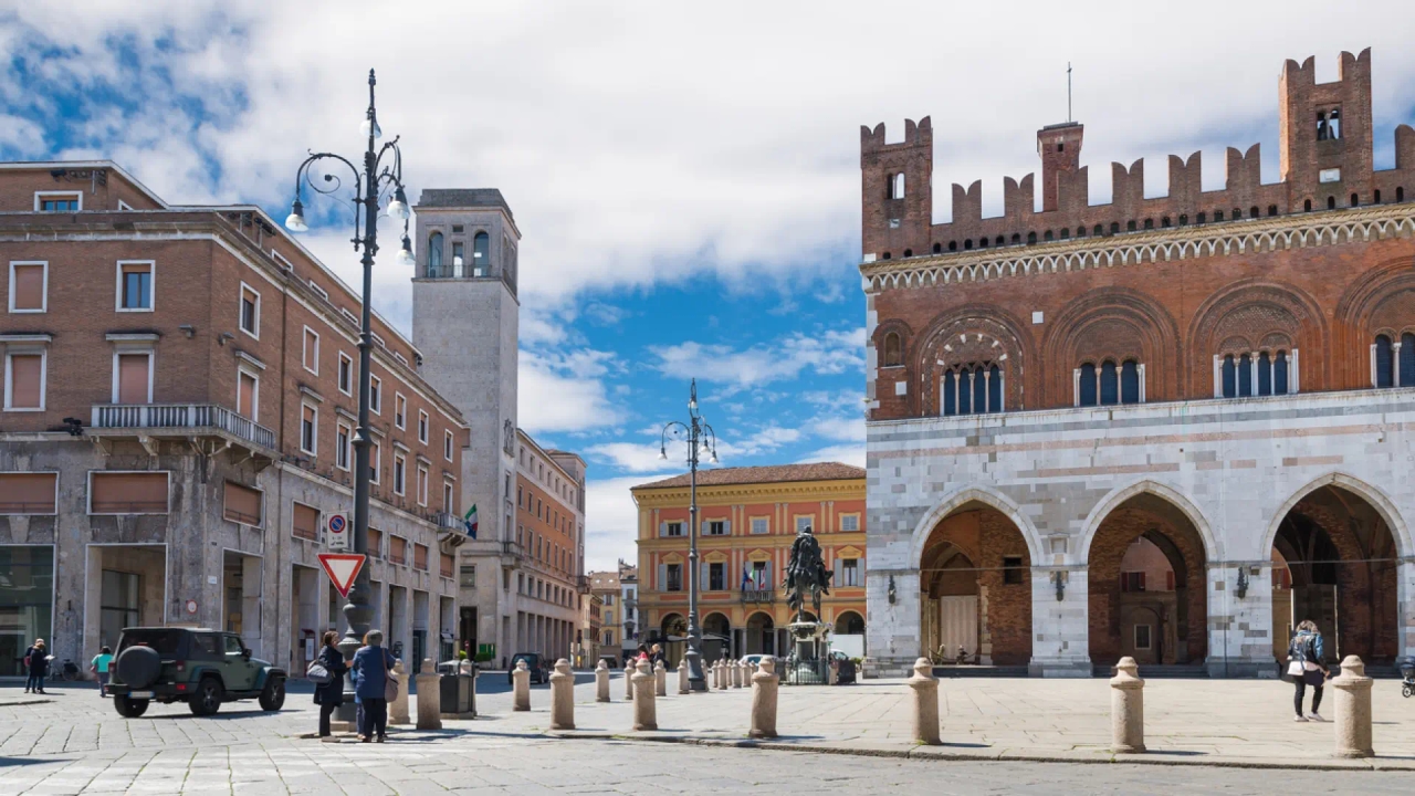 Piacenza, the beautiful and elegant city where Giorgio Armani was born