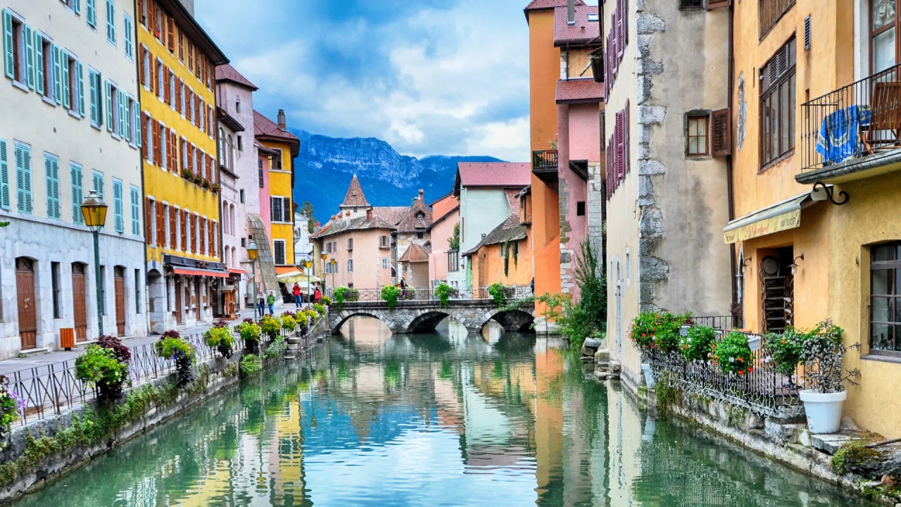 Fünf wunderschöne europäische Städte für Kanalliebhaber, ohne durch Venedig fahren zu müssen