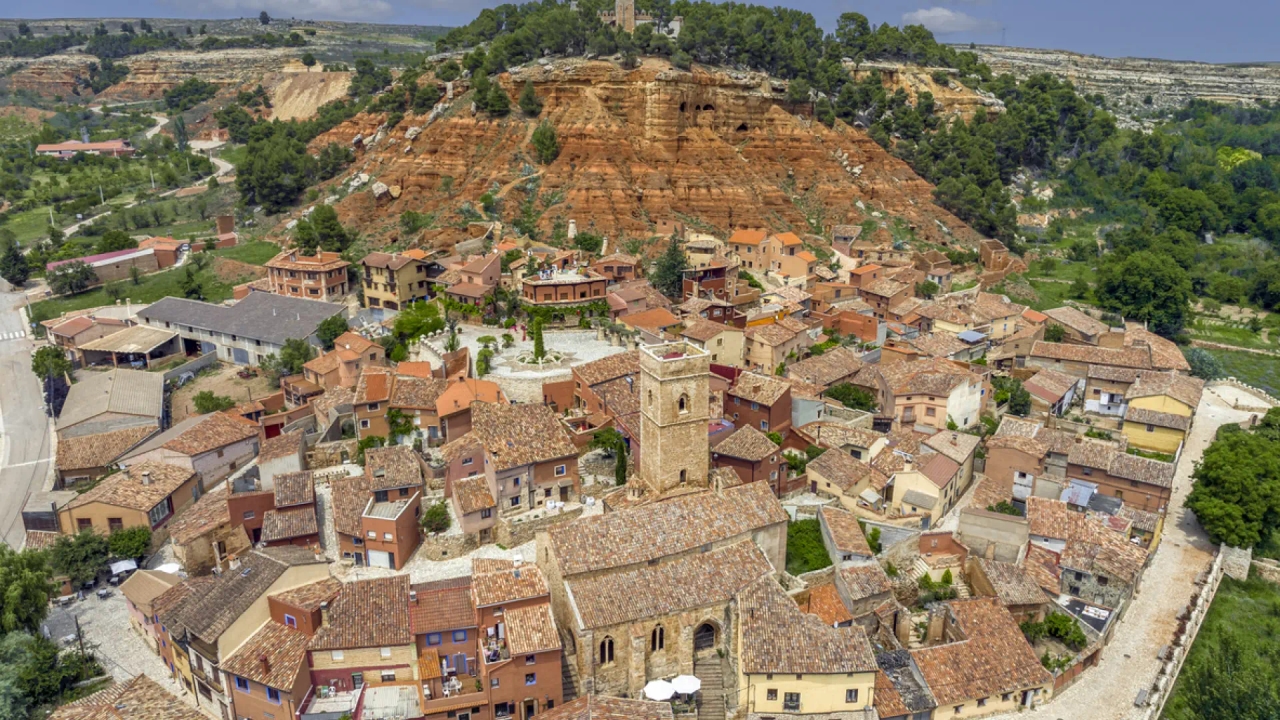 A pequena cidade de Saragoça com 100 habitantes e uma bela nascente