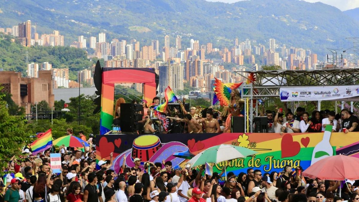 Bogota rozszerza apel o inicjatywy turystyki inkluzywnej i ogłasza dzień adopcji w Theatron