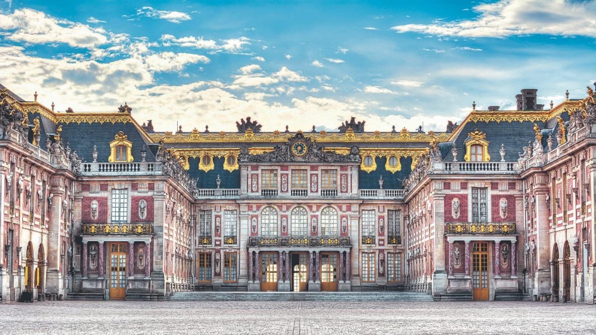 Ten royal palaces that dazzle travelers