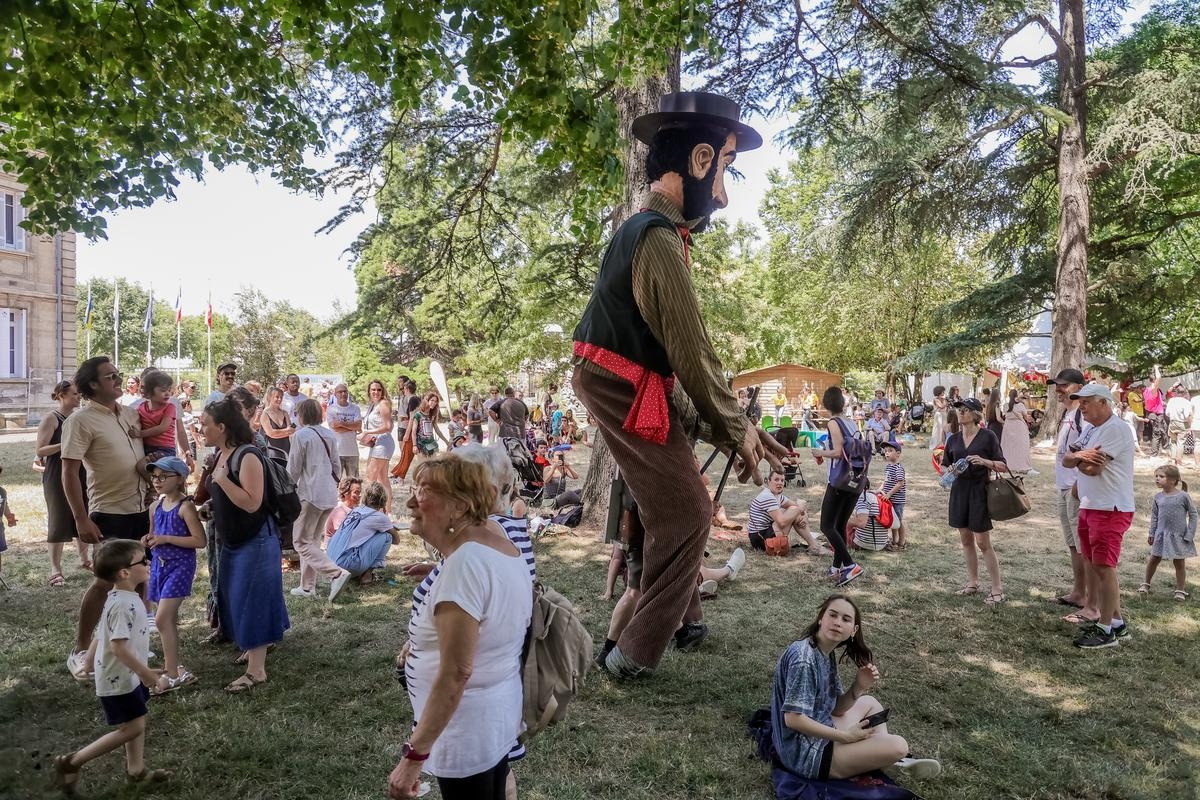 Apresentações de rua, DJ Zebra e gastronomia: o essencial do Festival do Bacalhau em Bègles