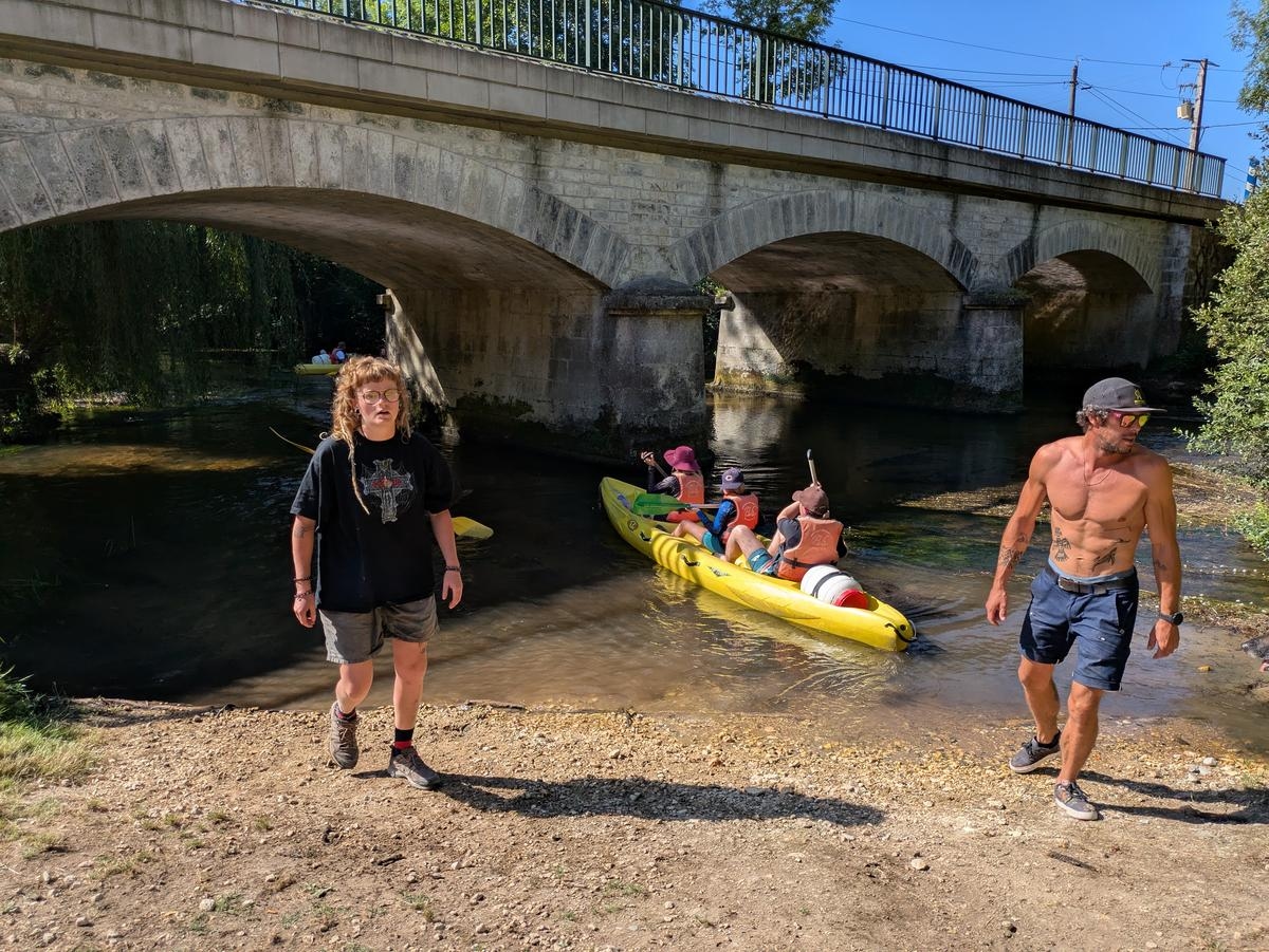Seasonal jobs: canoe rental on the Dronne, “it’s physical”