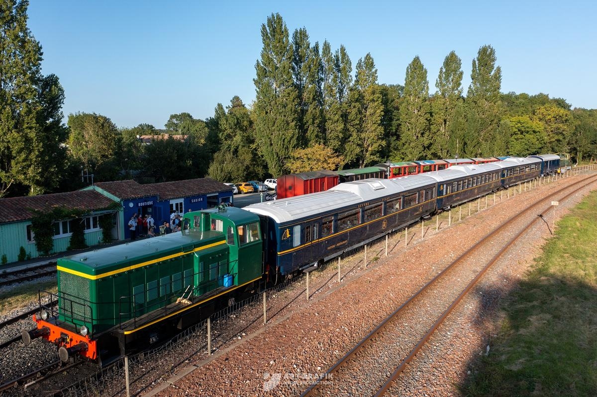 Unusual holidays in Charente-Maritime: enjoy yourself on board the Seudre Océan Express restaurant train
