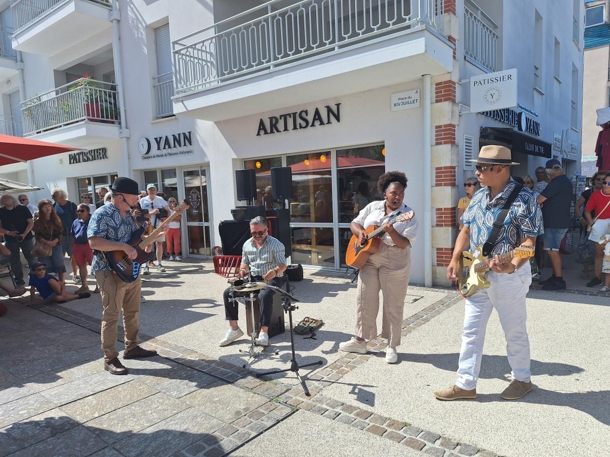 Video. Jazz in Andernos: A roaring, groovy start