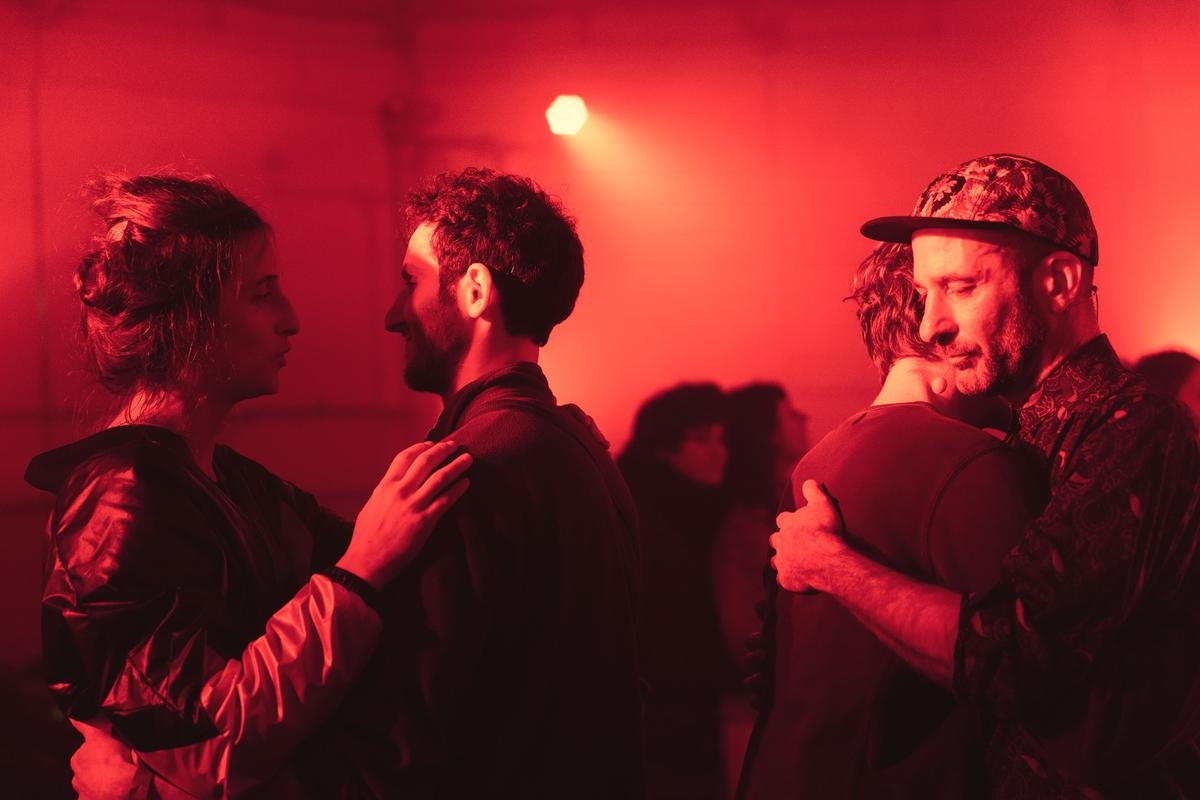 Bordéus: Com "So Slow", o coletivo Limbes revive a festa de outrora
