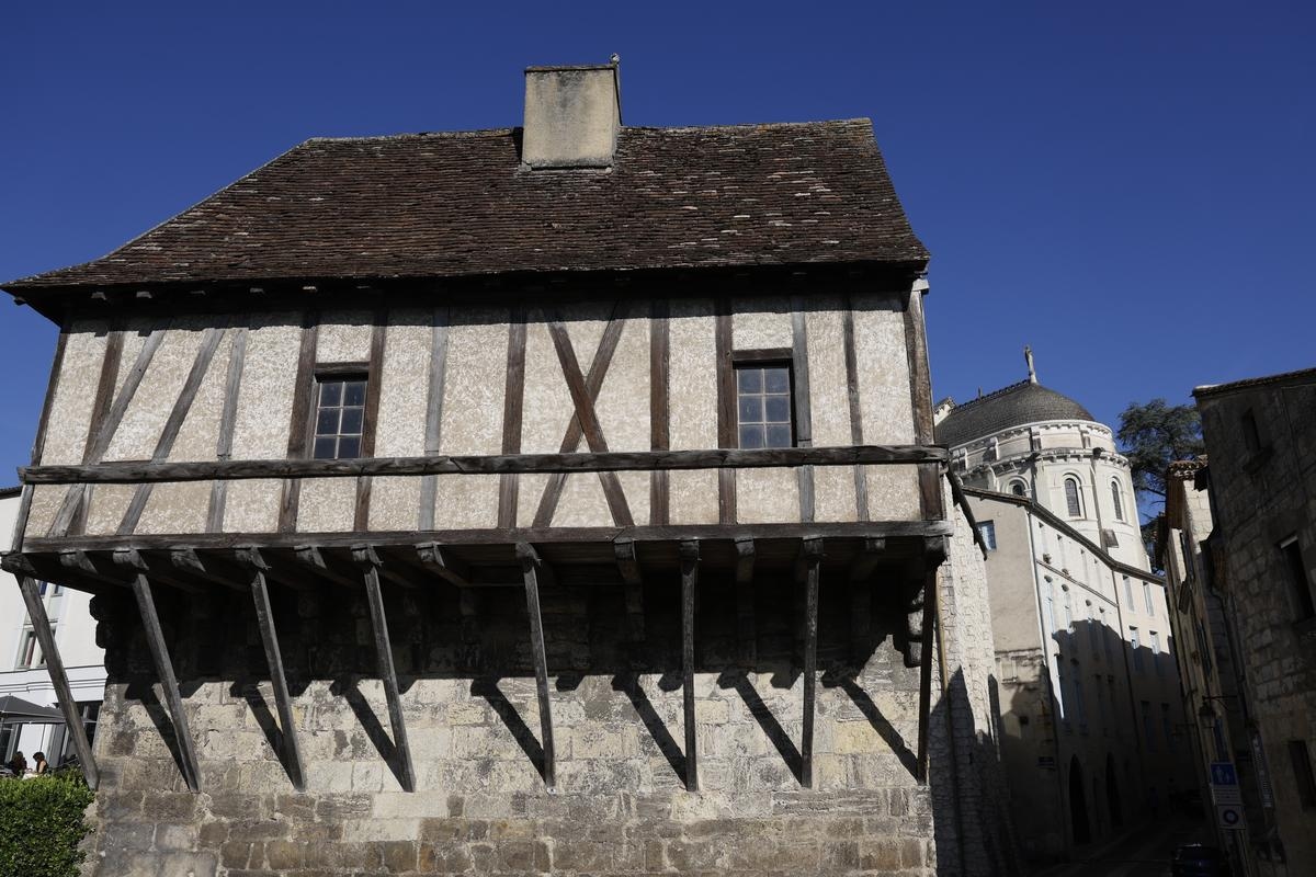 “People wonder what it is”: what was this hilltop house in Périgueux used for?