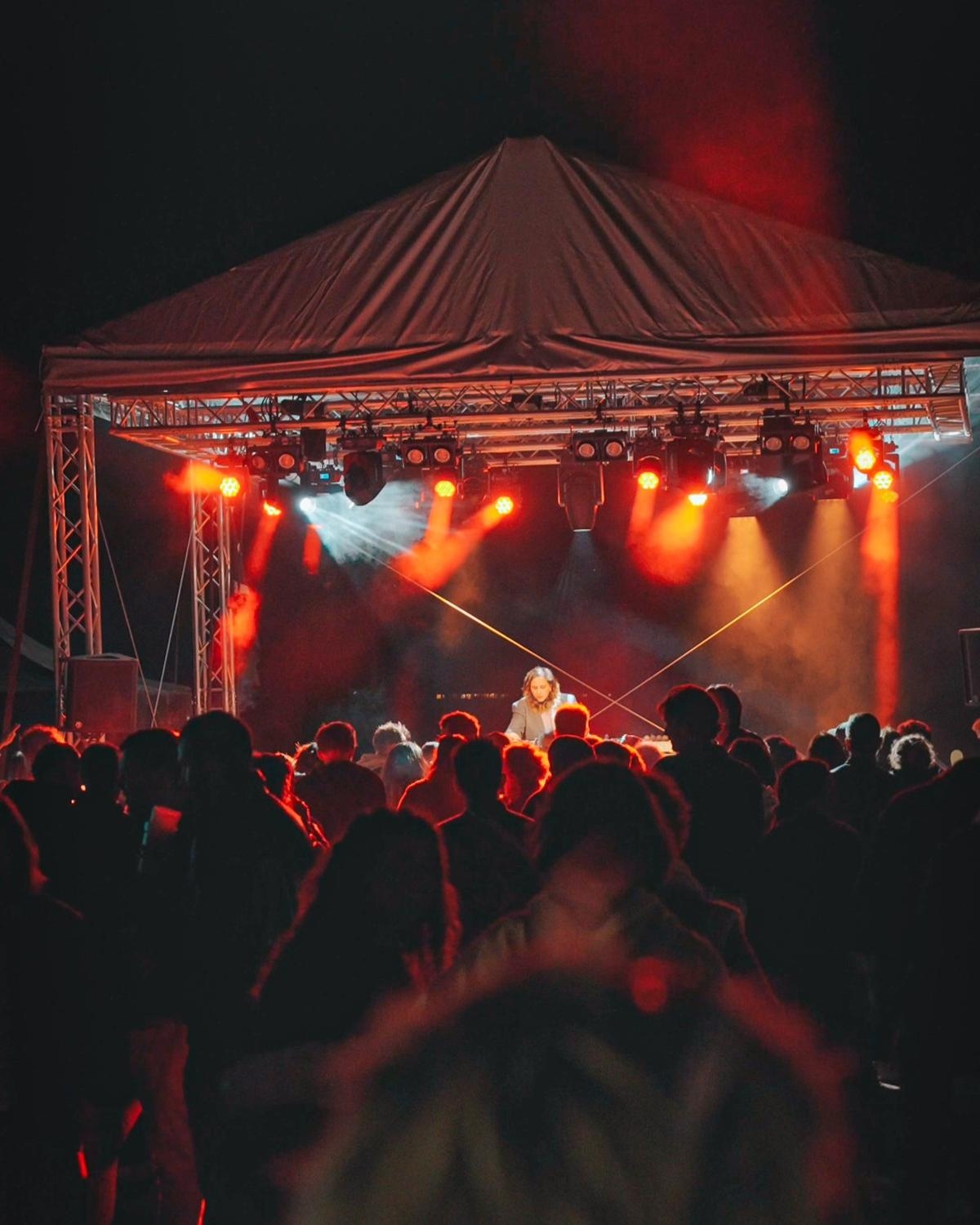 Beber la Copa: dos días de música al pie del puente de la Isla de Ré