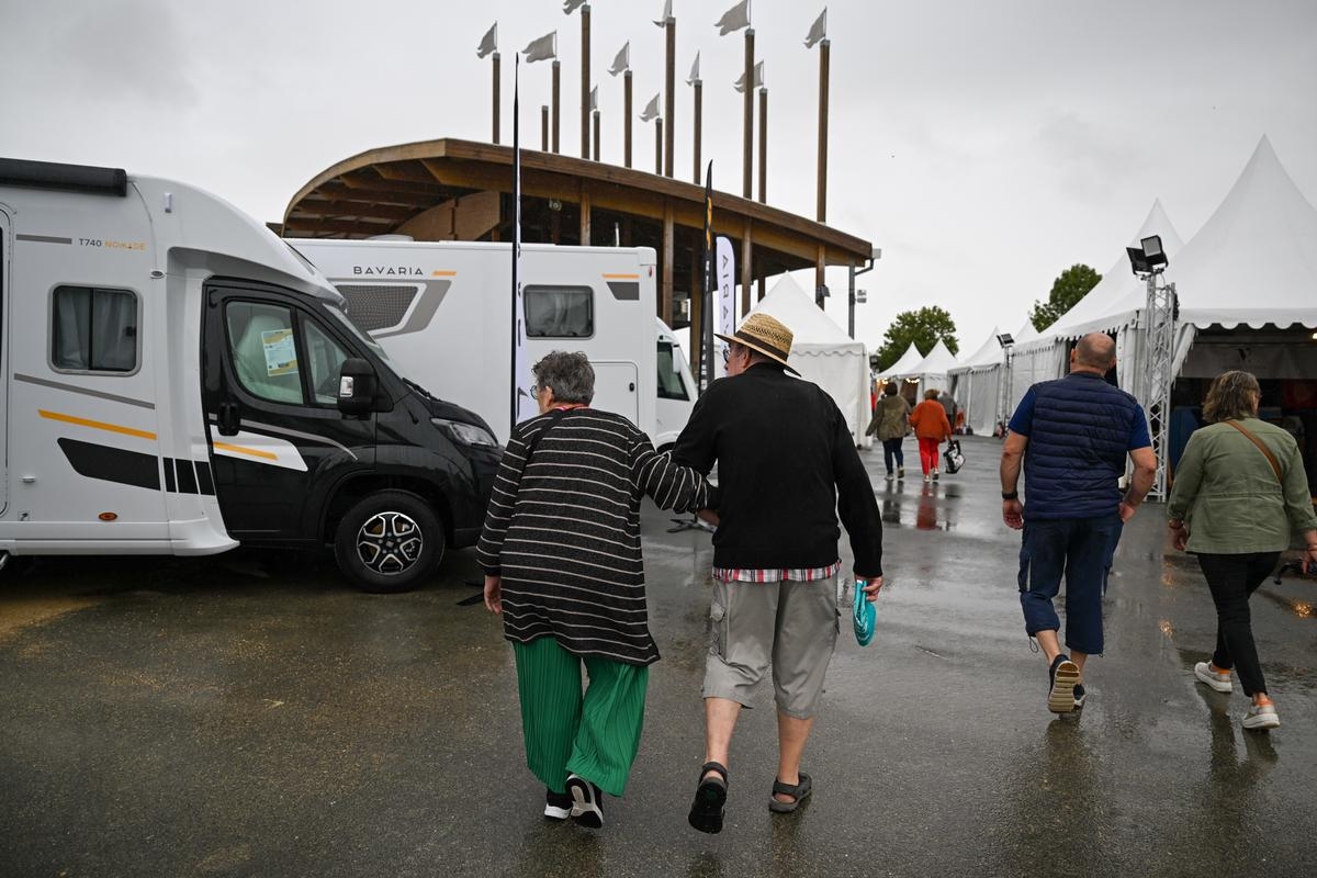 Feira de La Rochelle: Chuva não desanima amantes de plantas e animais