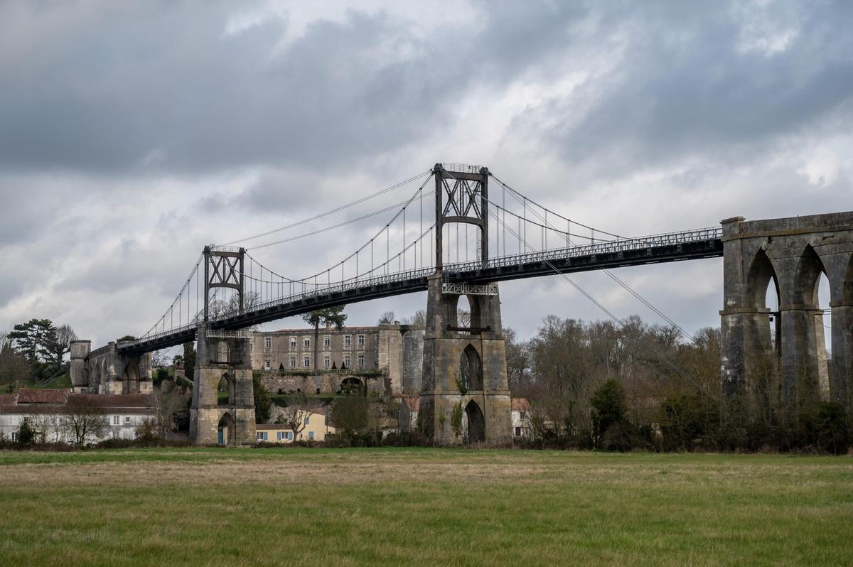 Tonnay-Charente : de l’impatience autour de la restauration du pont suspendu
