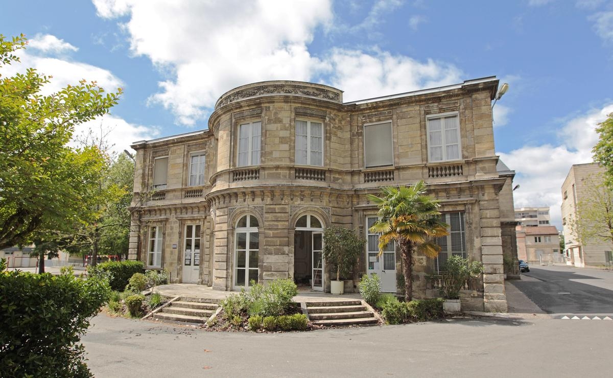 Прогулка по Кодерану, куда в XVIII веке отправлялись богатые жители Бордо, чтобы насладиться сельской местностью.