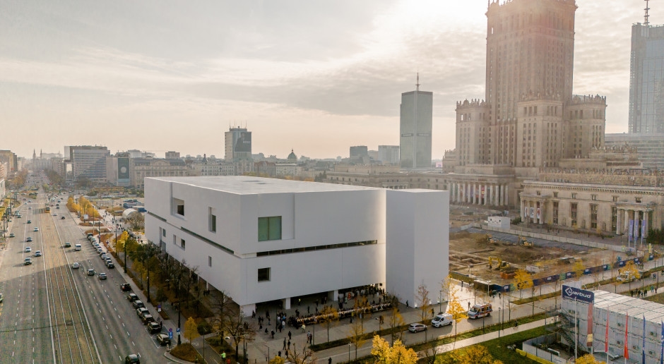 French daily raves about Warsaw museum. "A wonderful tool for sharing art"