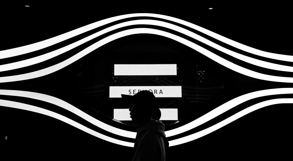 Sephora brilla mientras otros se desvanecen. Impresionante crecimiento de ganancias a pesar de la crisis del grupo.