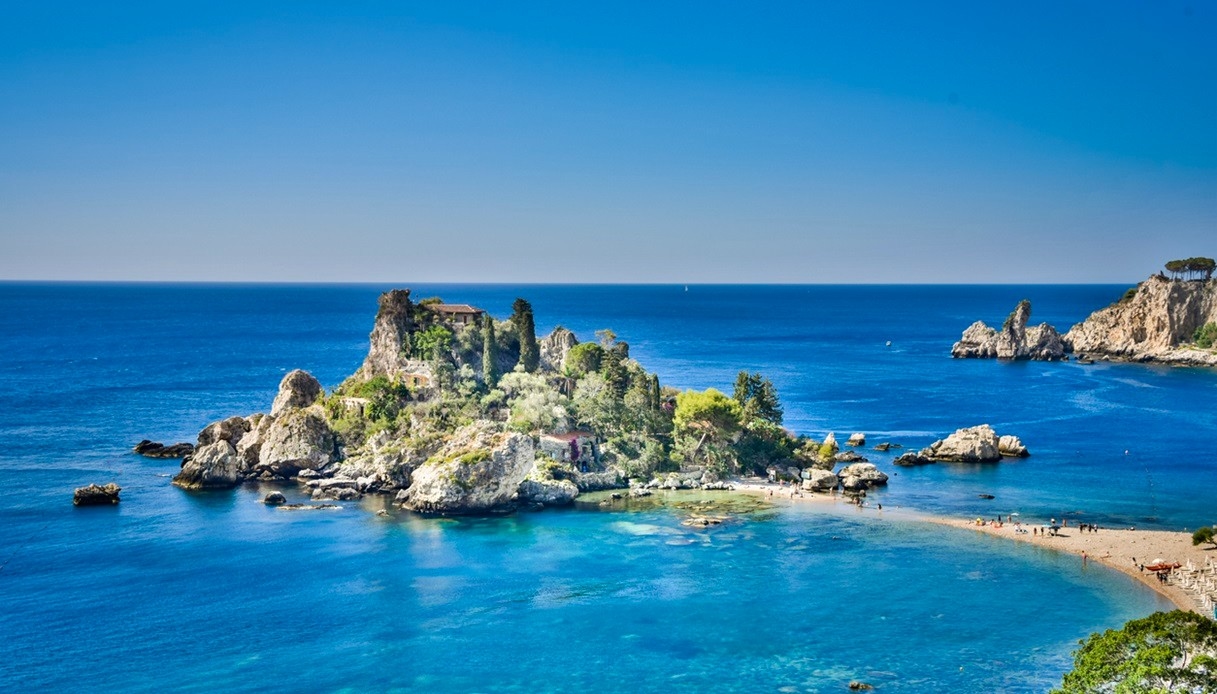 Cómo llegar a Isola Bella en Taormina, la «Perla del Mediterráneo»