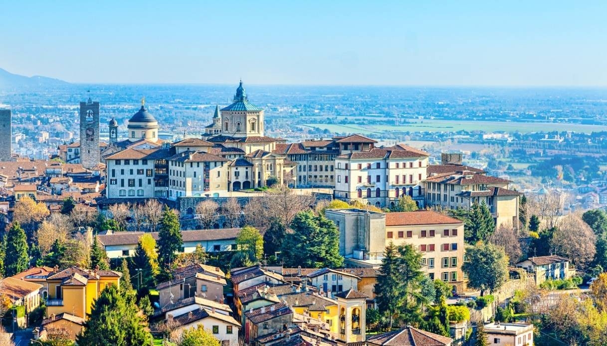 Cosa vedere a Bergamo, la città dei mille tra antiche mura e scorci che sembrano dipinti