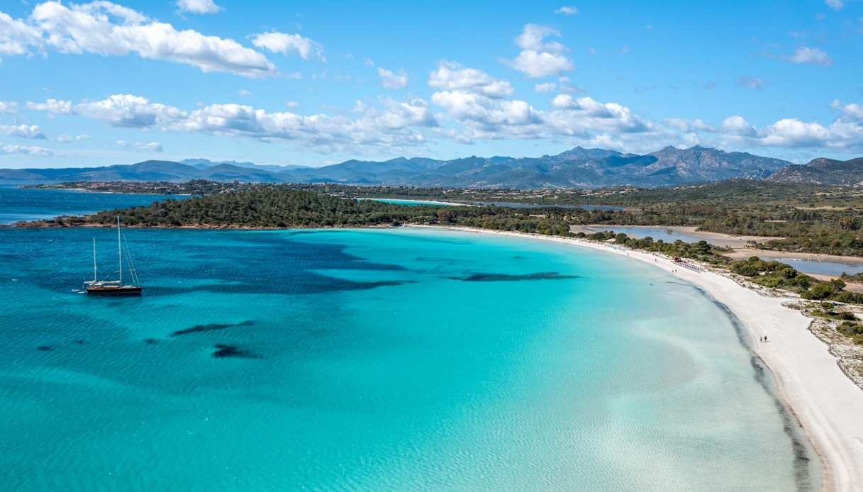 Cala Brandinchi, un sueño de arena blanca y mar turquesa