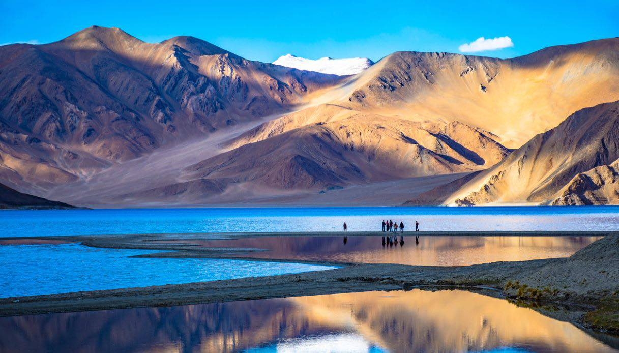 Pangong Tso, der See, der am Ende der Welt seine Farbe ändert