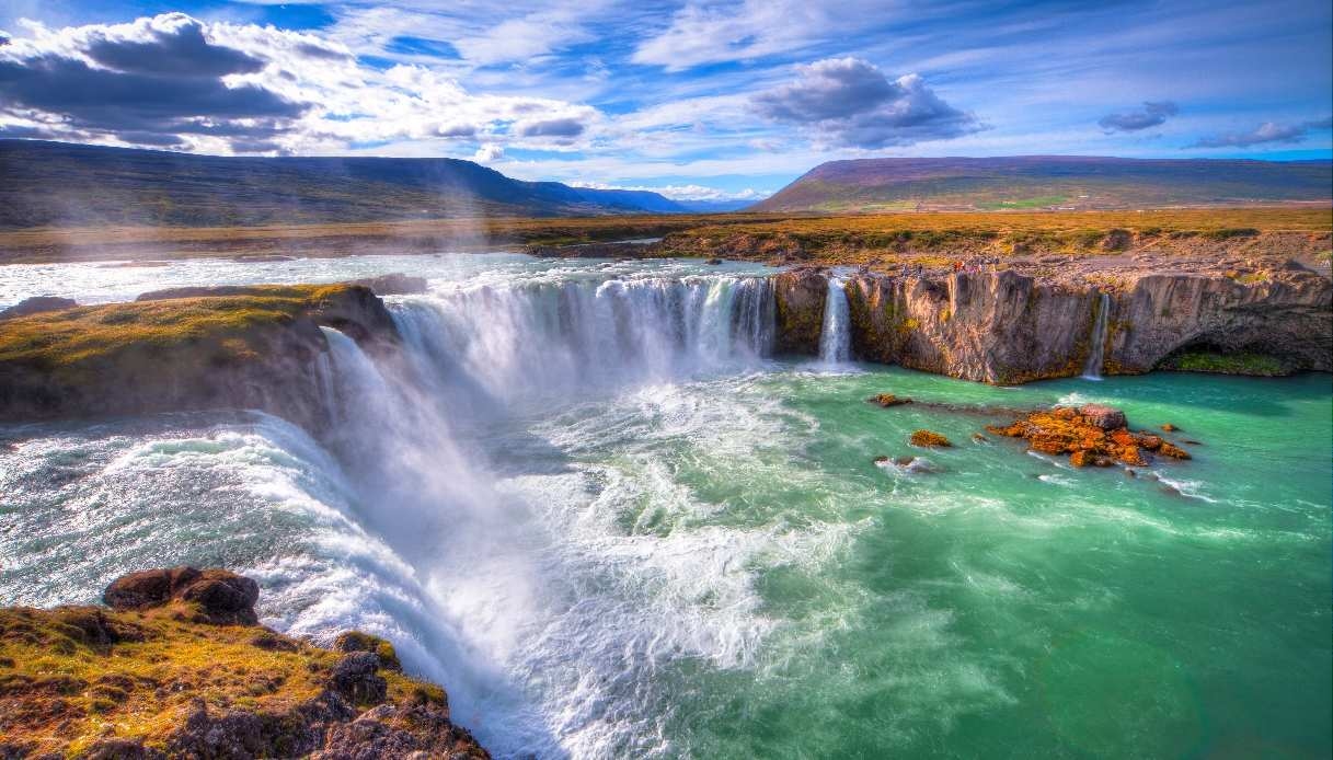 Tanrıların Şelalesi Goðafoss: İzlanda'da Efsane ve Doğanın Buluştuğu Yer