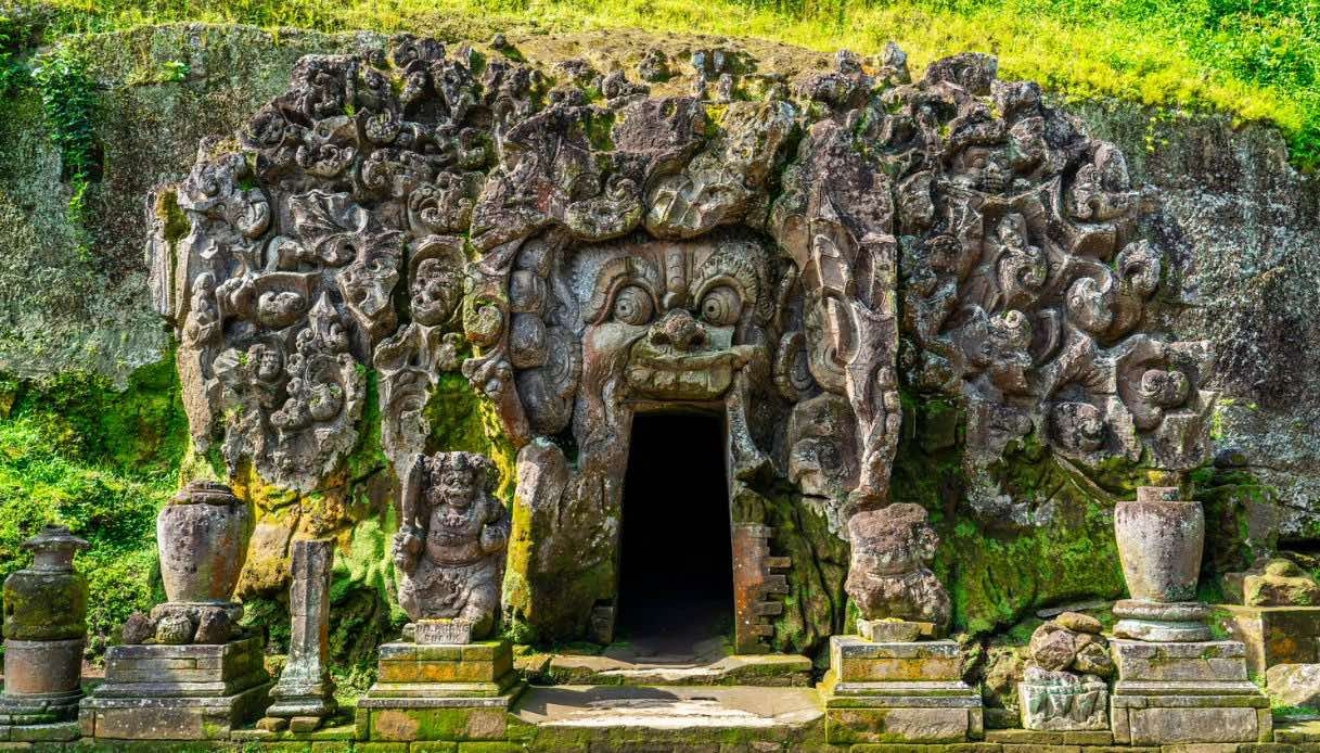Antik sırları barındıran kutsal sularla çevrili Goa Gajah