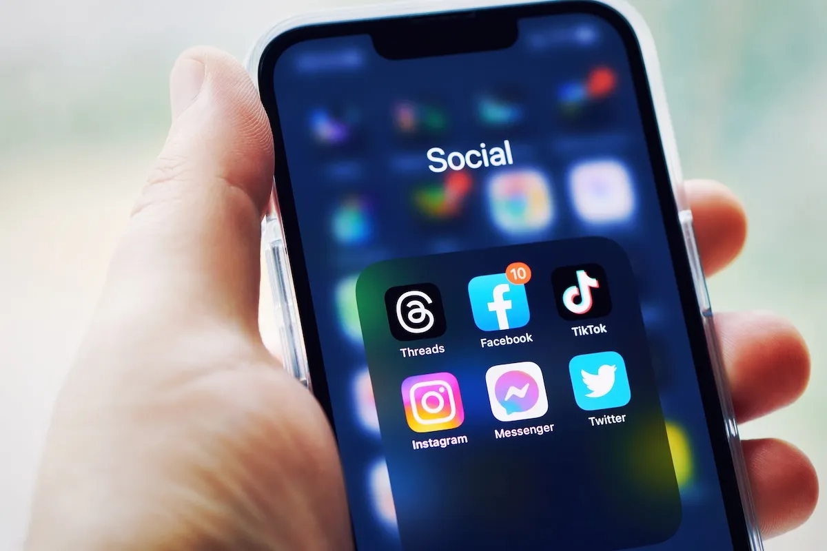 Il social commerce sta trasformando il mondo dei viaggi: i marchi devono muoversi rapidamente