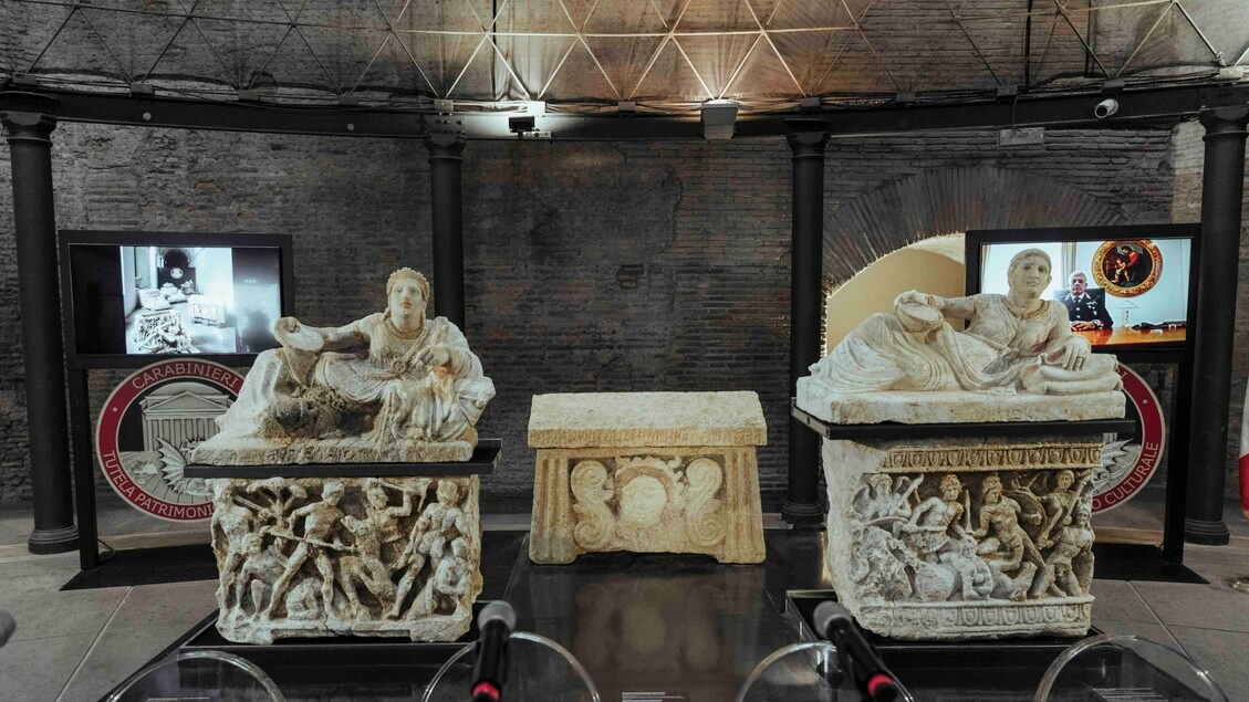 Investigations and rediscovered treasures, the Museum of Saved Art reopens