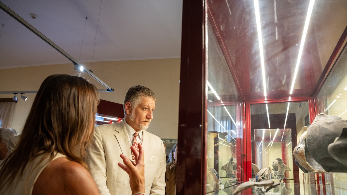 The Memory of Water: Giuli inaugurates the exhibition in Bolsena.
