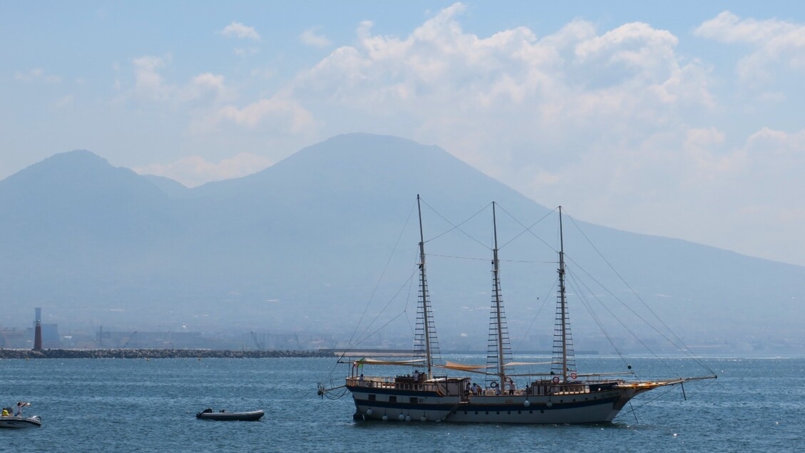 Napoli Denizi: Keşfedilmemiş rotalar