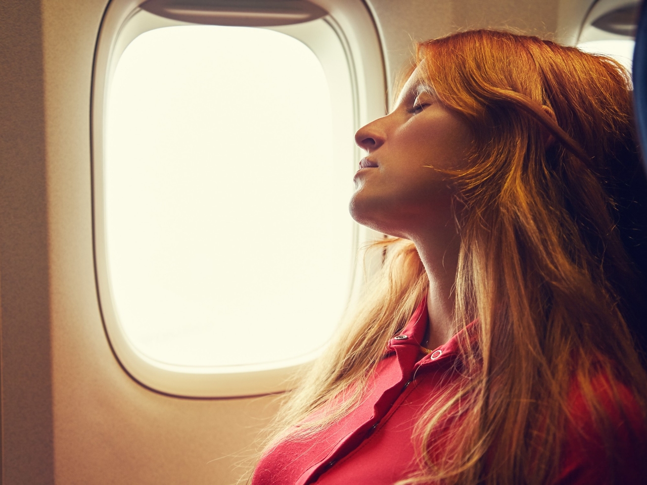 Les clés pour mieux se reposer et dormir dans l'avion