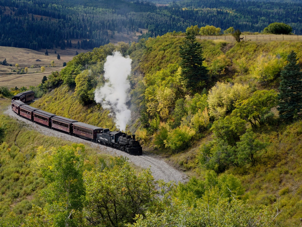 Der Bergsteiger, der historische Planwagenzug und die längste und höchste Dampfeisenbahn: 6 spektakuläre Zugfahrten in Nordamerika