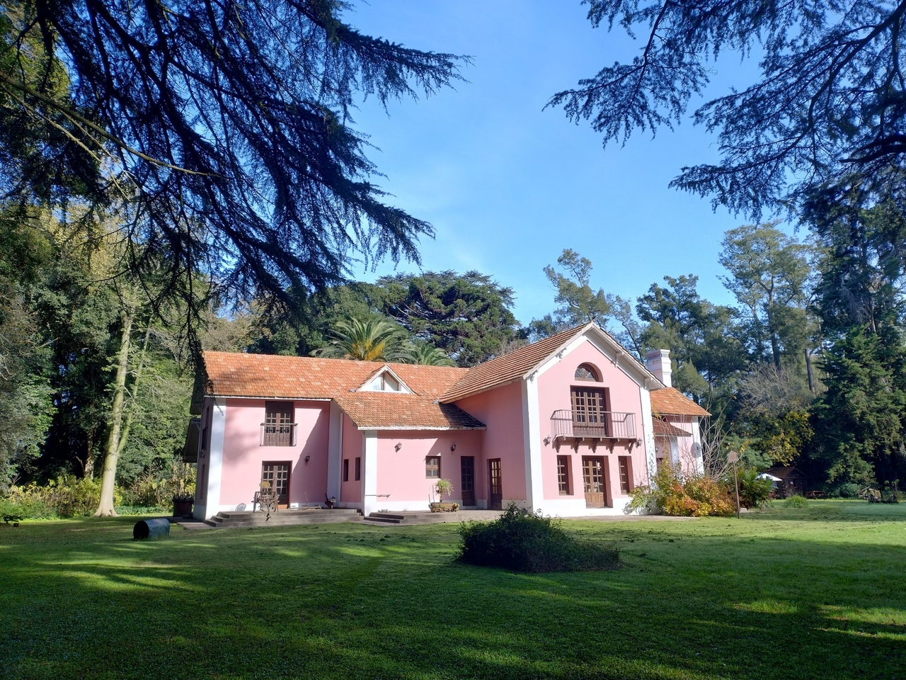 A Hansel and Gretel forest, a "museum where you eat," hot springs, and the riverfront: everything you need to know for a getaway to General Belgrano.