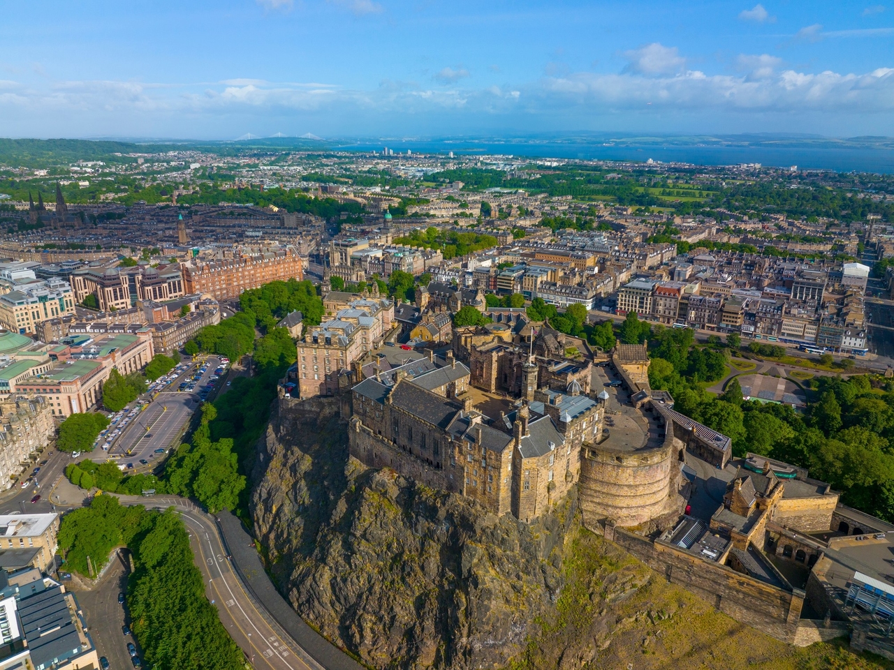 Edinburgh im August, eine große Party im Freien