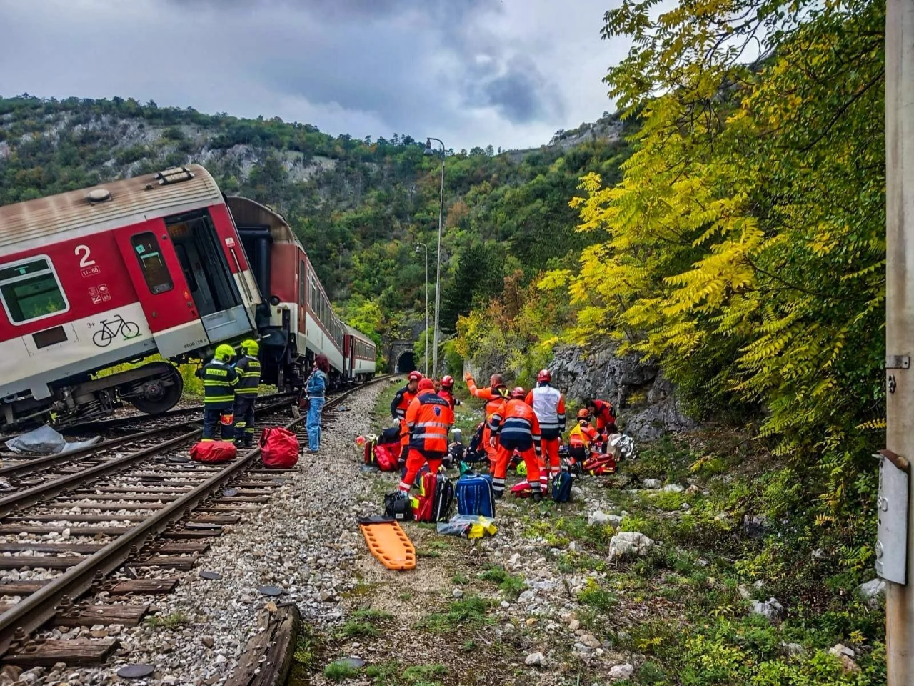 Une collision frontale entre deux trains en Slovaquie fait une centaine de blessés.