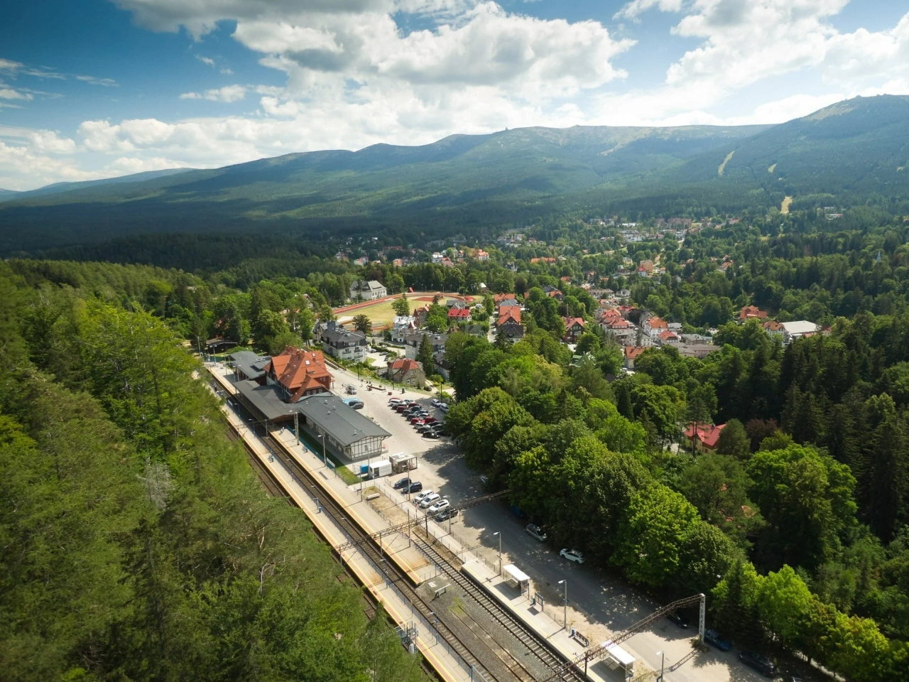 Esta es la mejor estación de tren pequeña del mundo. Está en Polonia.
