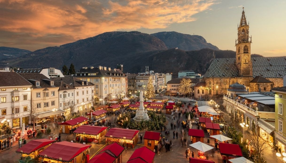 Wymarzone Święta Bożego Narodzenia istnieją: jarmarki i wydarzenia na ulicach Bolzano.